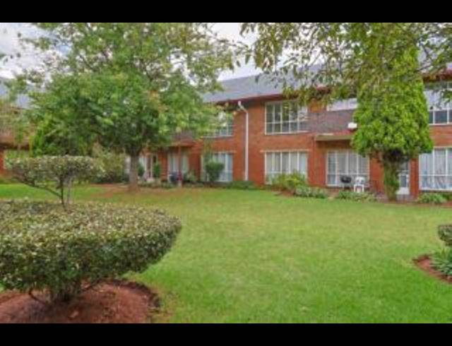2 BEDROOM TOWNHOUSE FOR SALE IN HORIZON VIEW